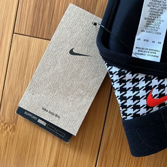 NWT NIKE INDY BRA PADDED - Picture 5 of 5